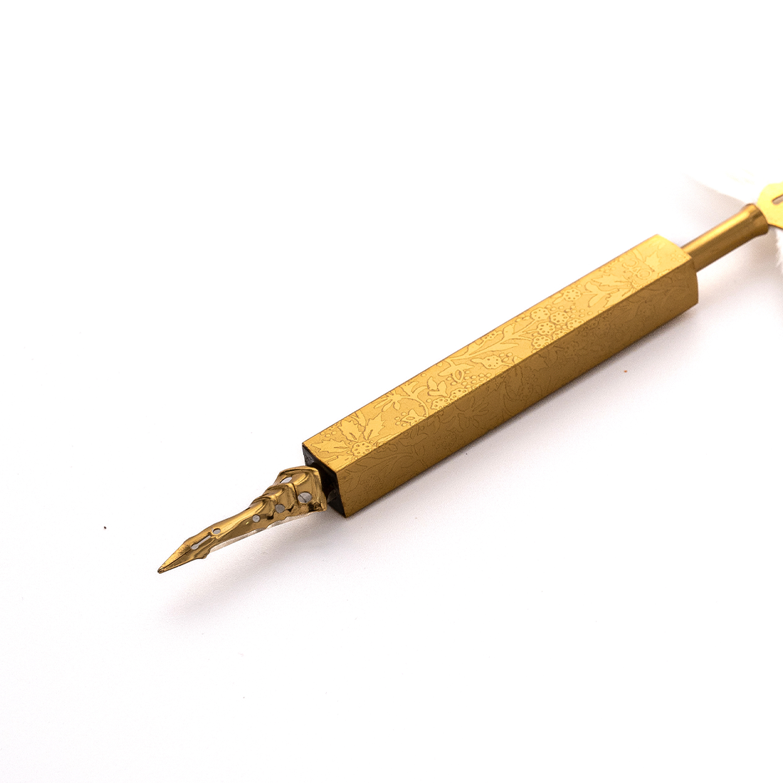 SILVER SPARKLE WHITE OSTRICH QUILL PEN