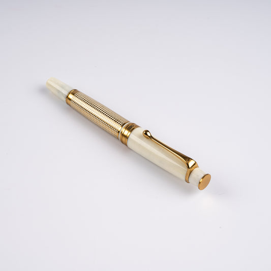 Royale Ivory X Hatch Fountain Pen