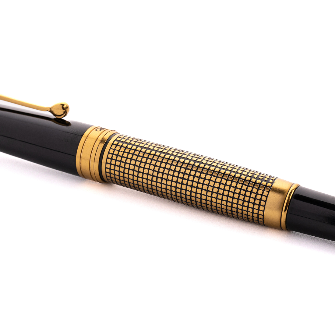 Royale Ebony X Hatch Fountain Pen
