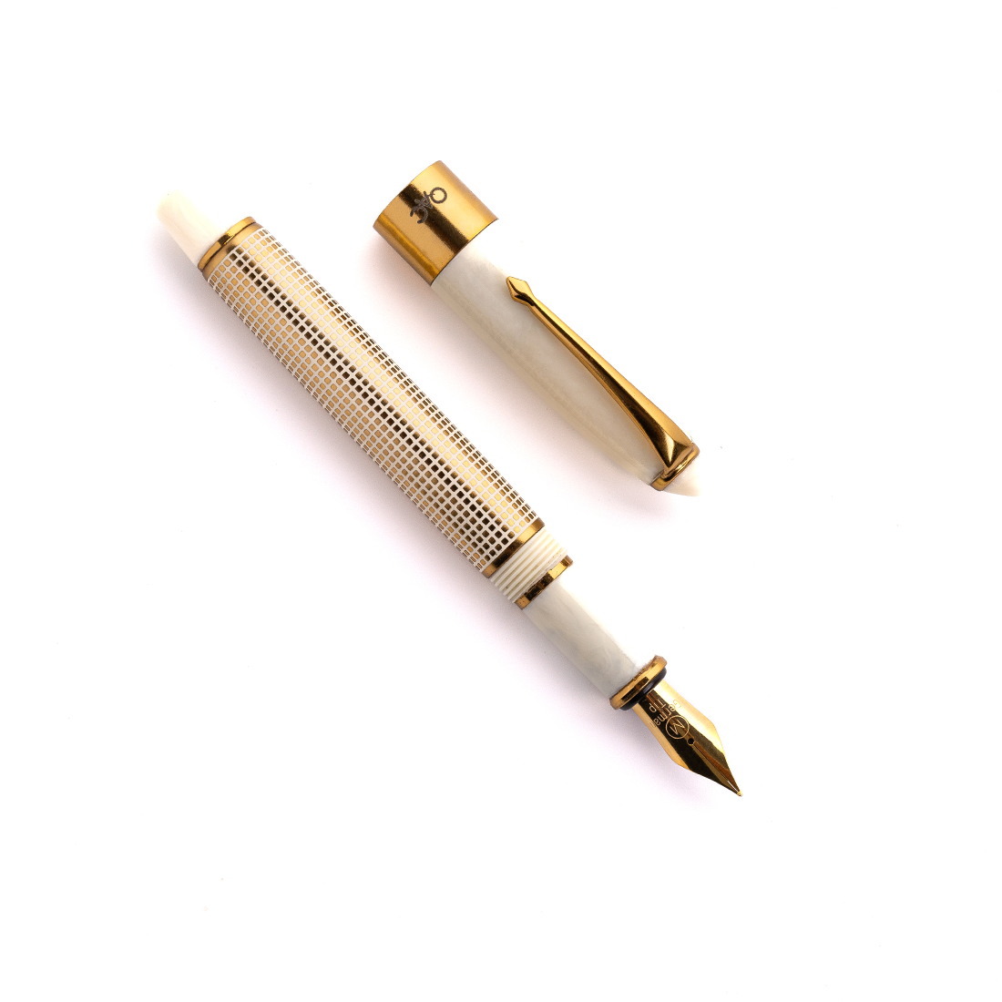 EPIC FOUNTAIN PEN - IVORY X HATCH