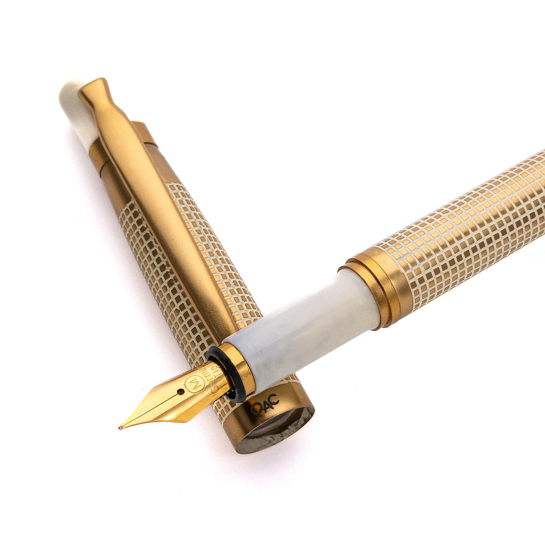 Tulip Ivory X Hatch Fountain Pen