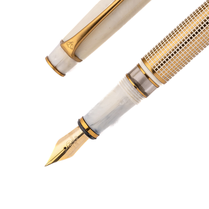 Royale Ivory X Hatch Fountain Pen