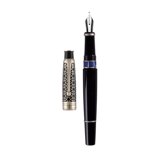 Royale Ebony Platinum Fountain Pen