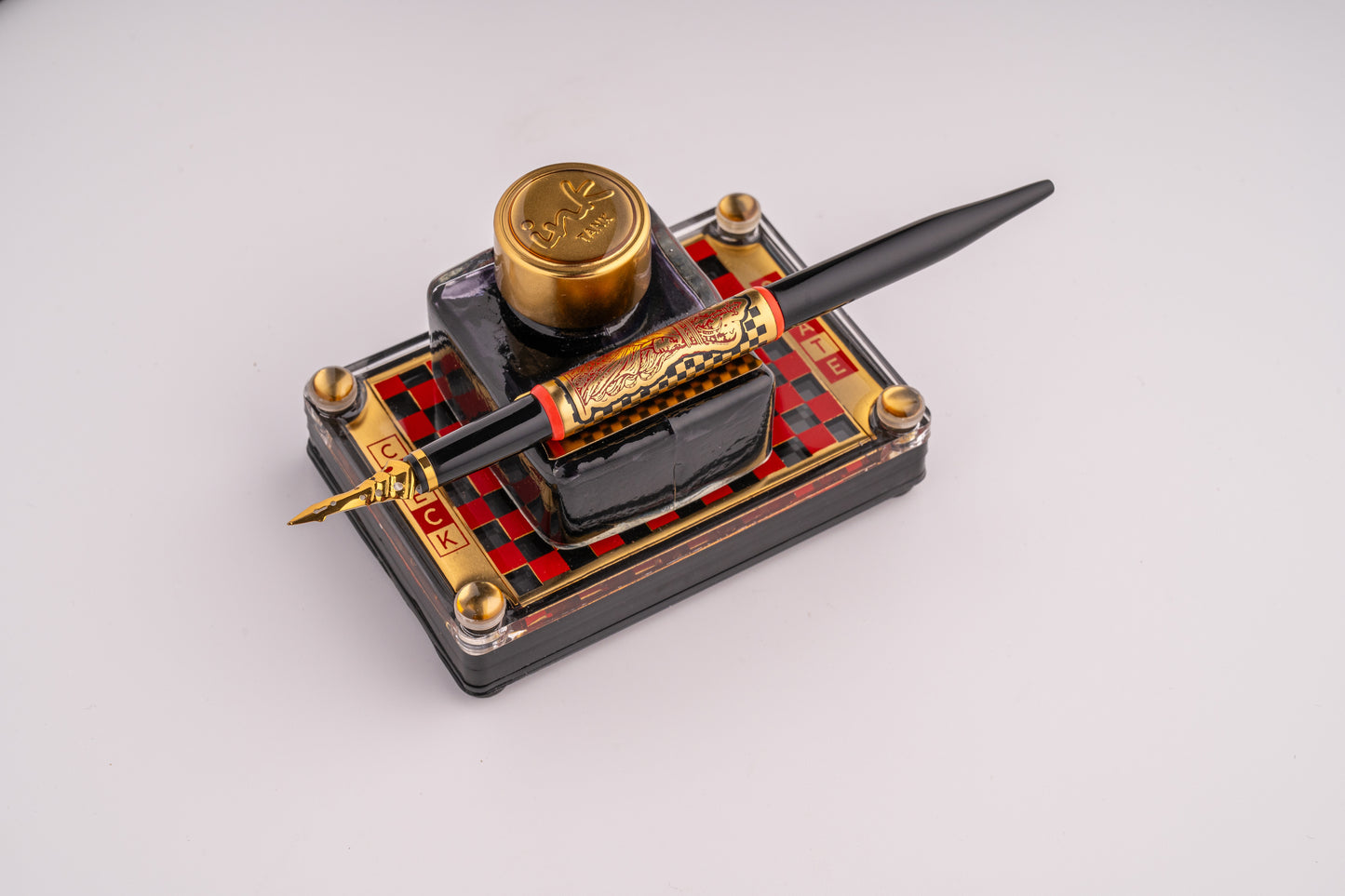 Check & Mate - Queen