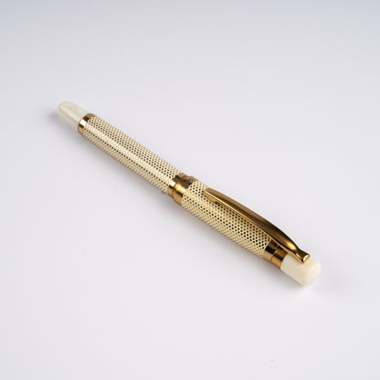 Tulip Ivory Polka Dot Fountain Pen