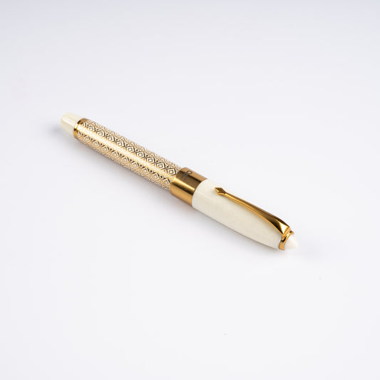 Epic Ivory Diamond Fountain Pen