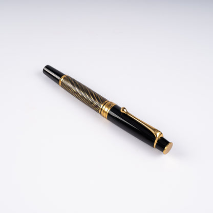 Royale Ebony Polka Dot Fountain Pen