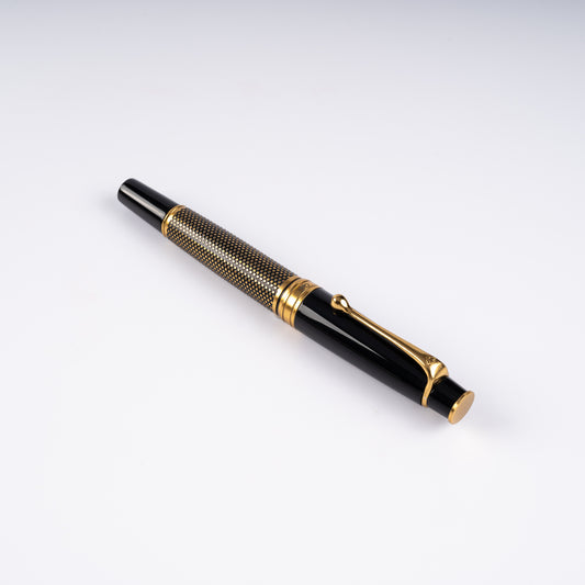Royale Ebony Polka Dot Fountain Pen