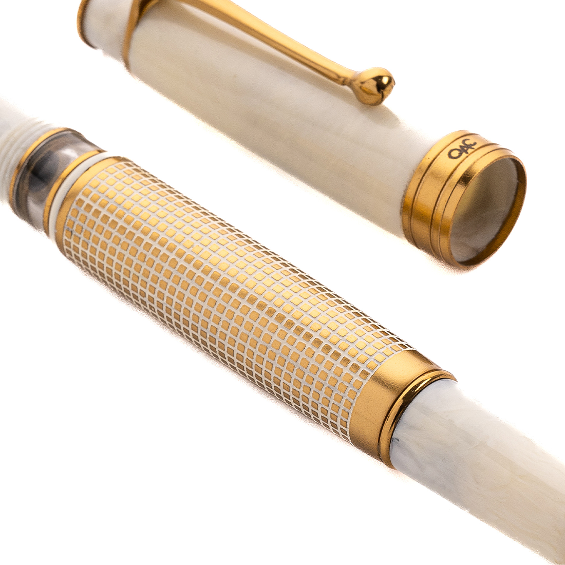 Royale Ivory X Hatch Fountain Pen
