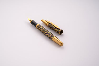 Effex Ebony Polka Dot Fountain Pen