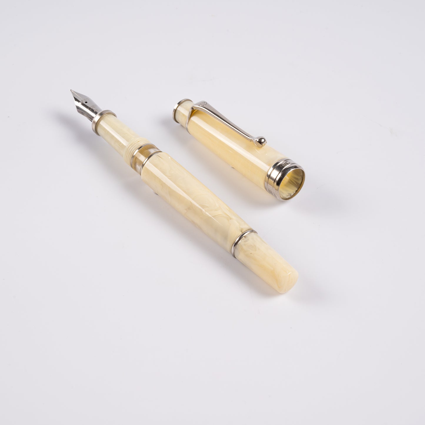 Royale Rare Fountain Pen Ivory