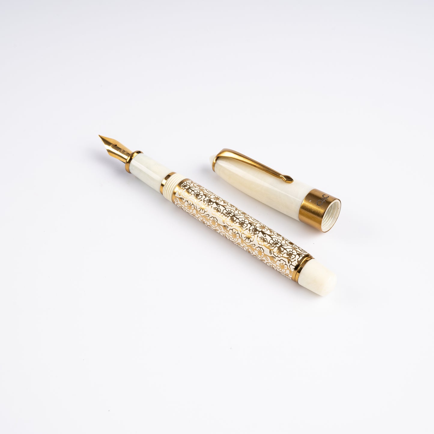 Epic Ivory Blossom Fountain Pen