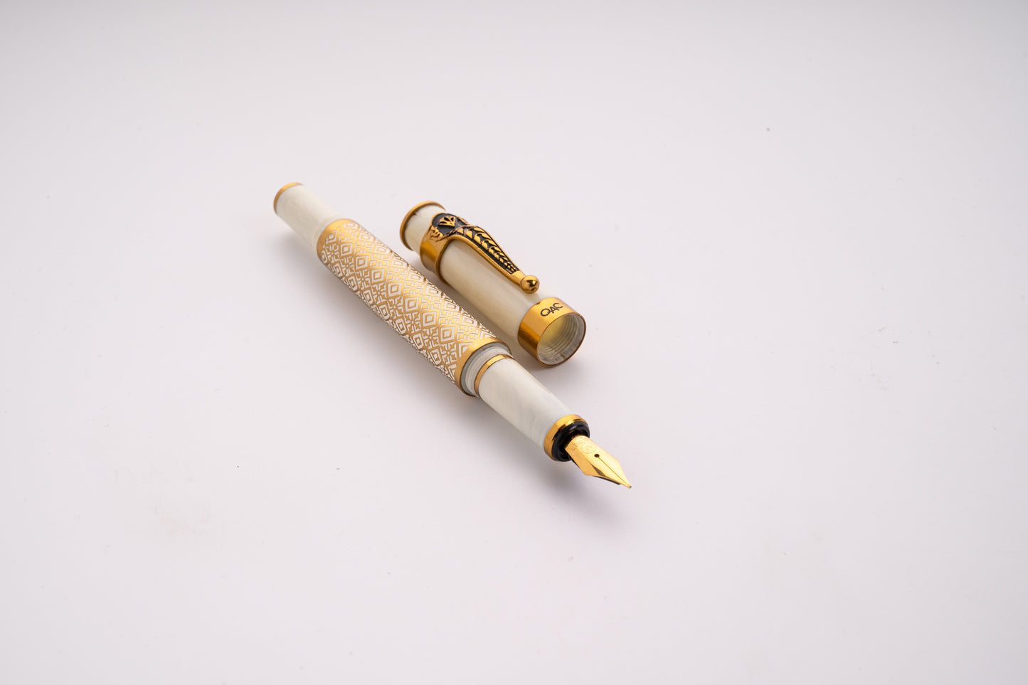 Autograph Ivory Diamond Fountain Pen