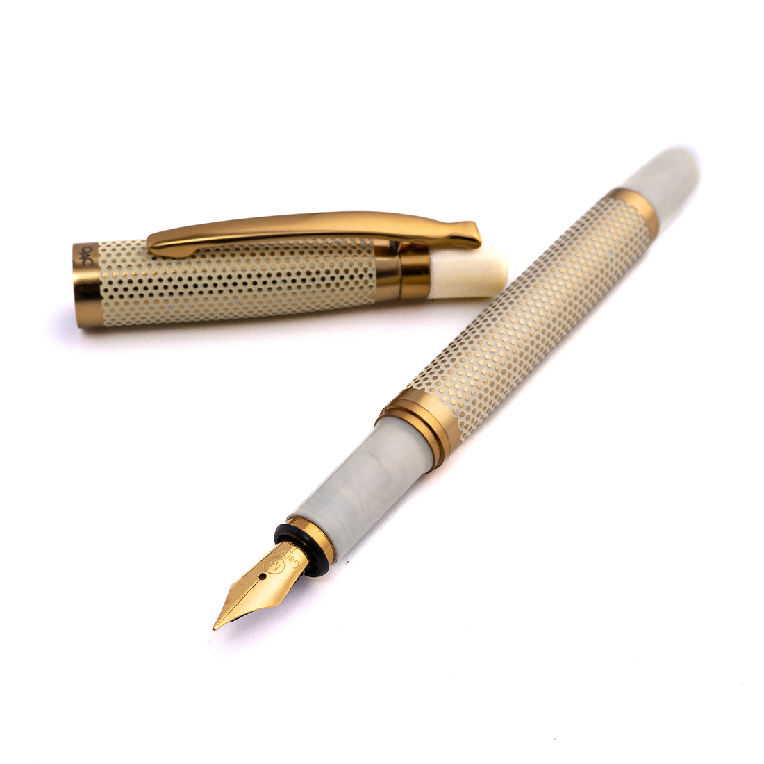 Tulip Ivory Polka Dot Fountain Pen