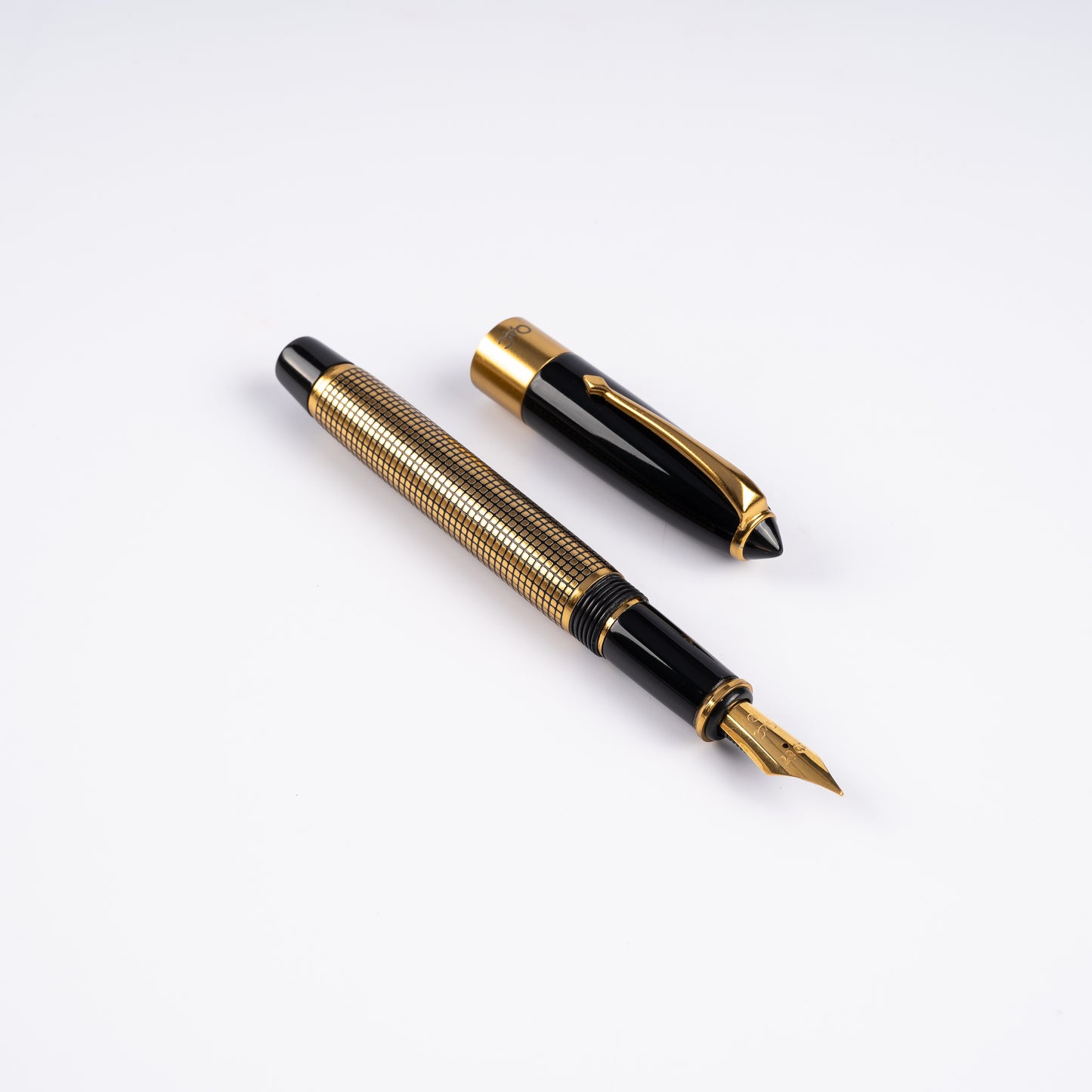 Epic Ebony X Hatch Fountain Pen