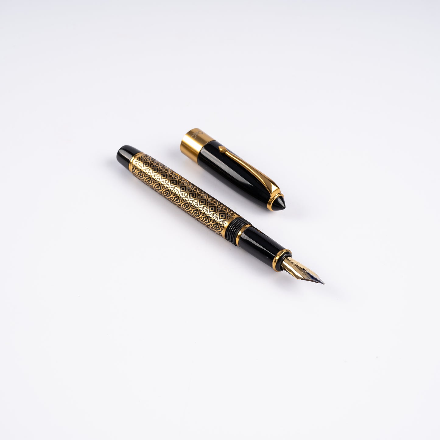 Epic Ebony Diamond Fountain Pen