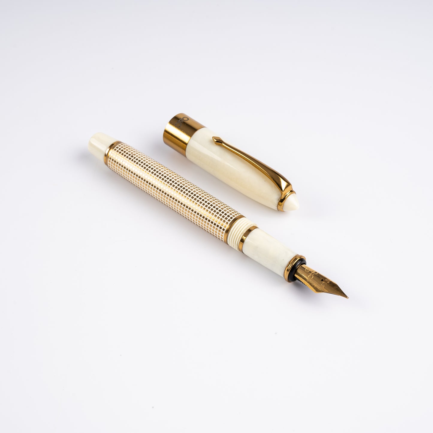 Epic Ivory X Hatch Fountain Pen