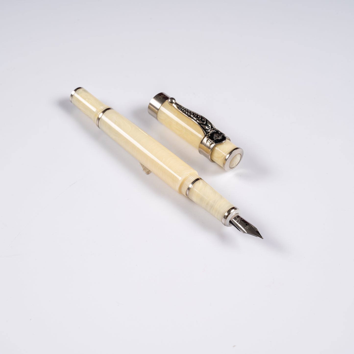 Autograph Rare Fountain Pen Ivory