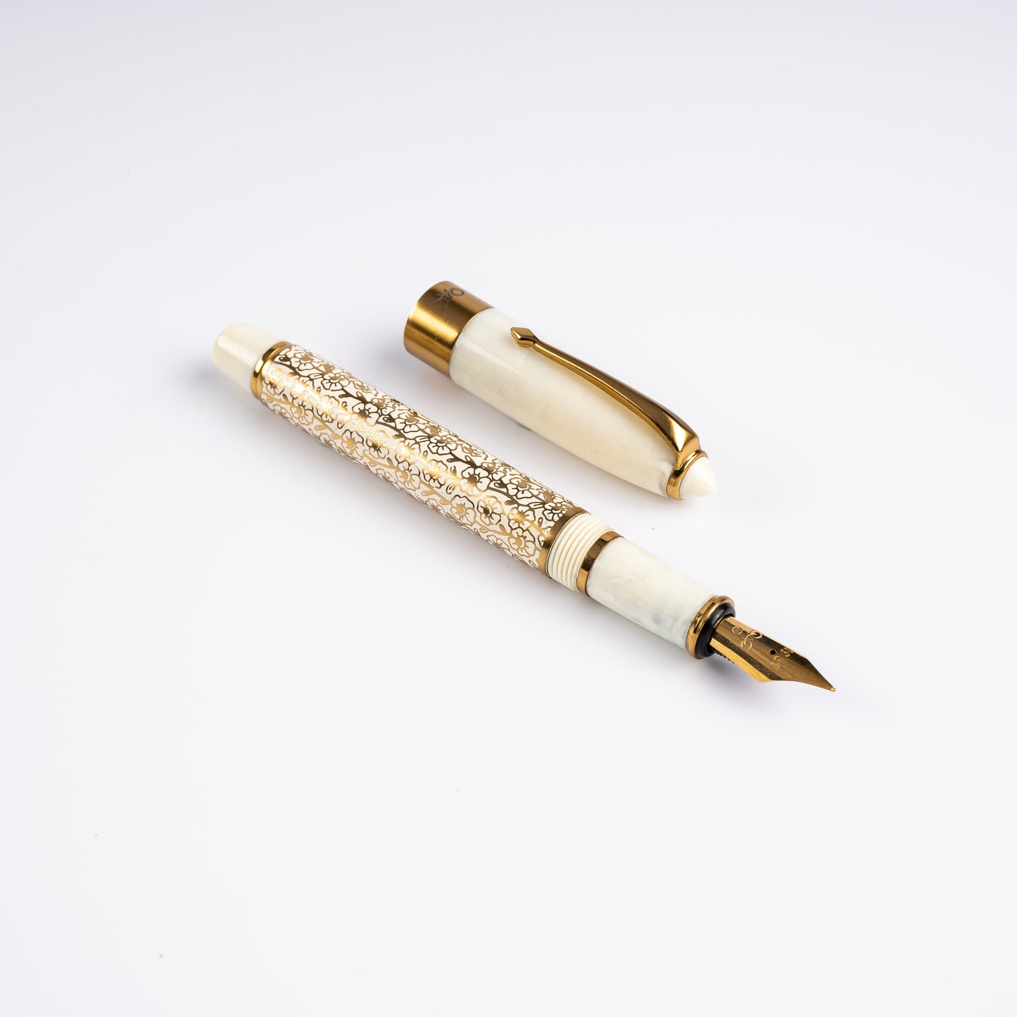 Epic Ivory Blossom Fountain Pen