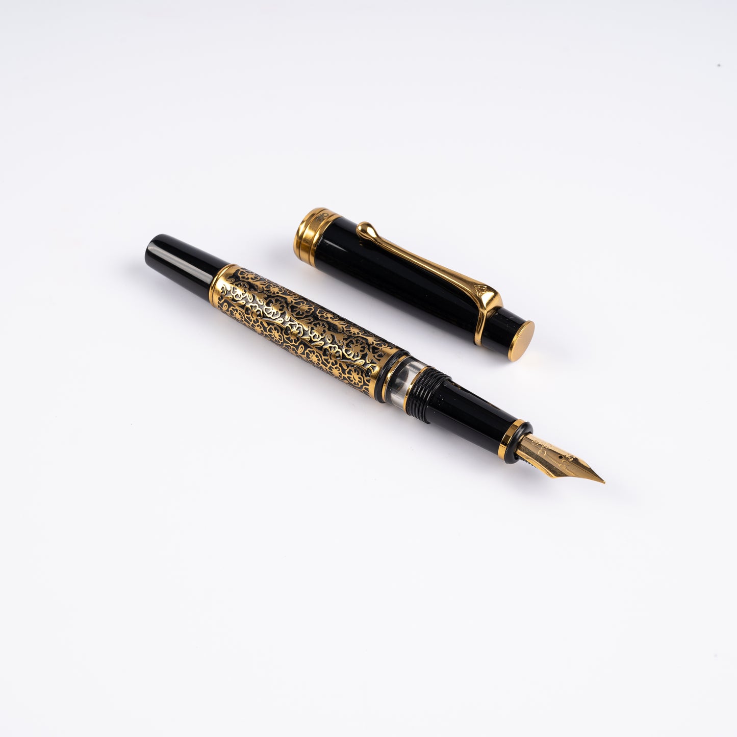 Royale Ebony Blossom Fountain Pen