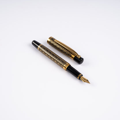 Tulip Ebony Diamond Fountain Pen