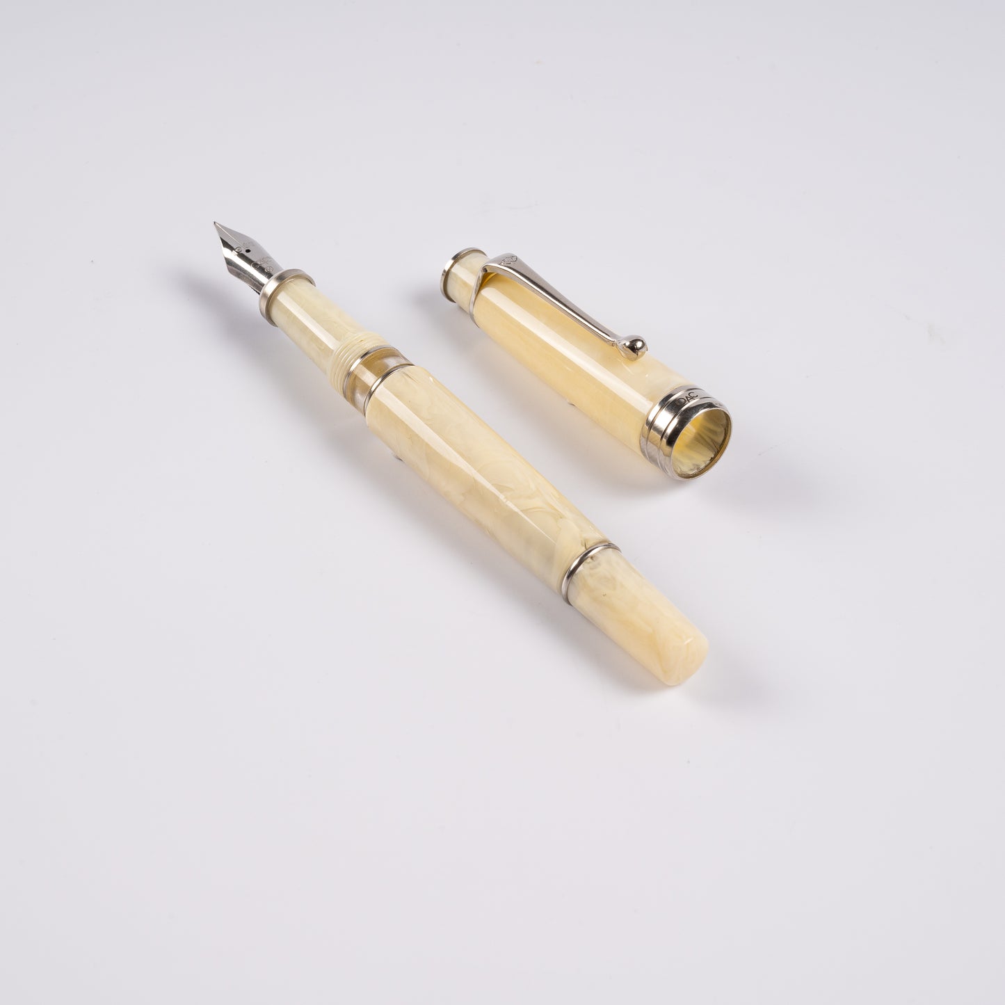 Royale Rare Fountain Pen Ivory