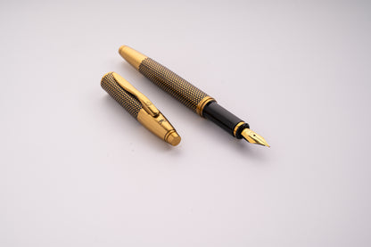 Effex Ebony Polka Dot Fountain Pen