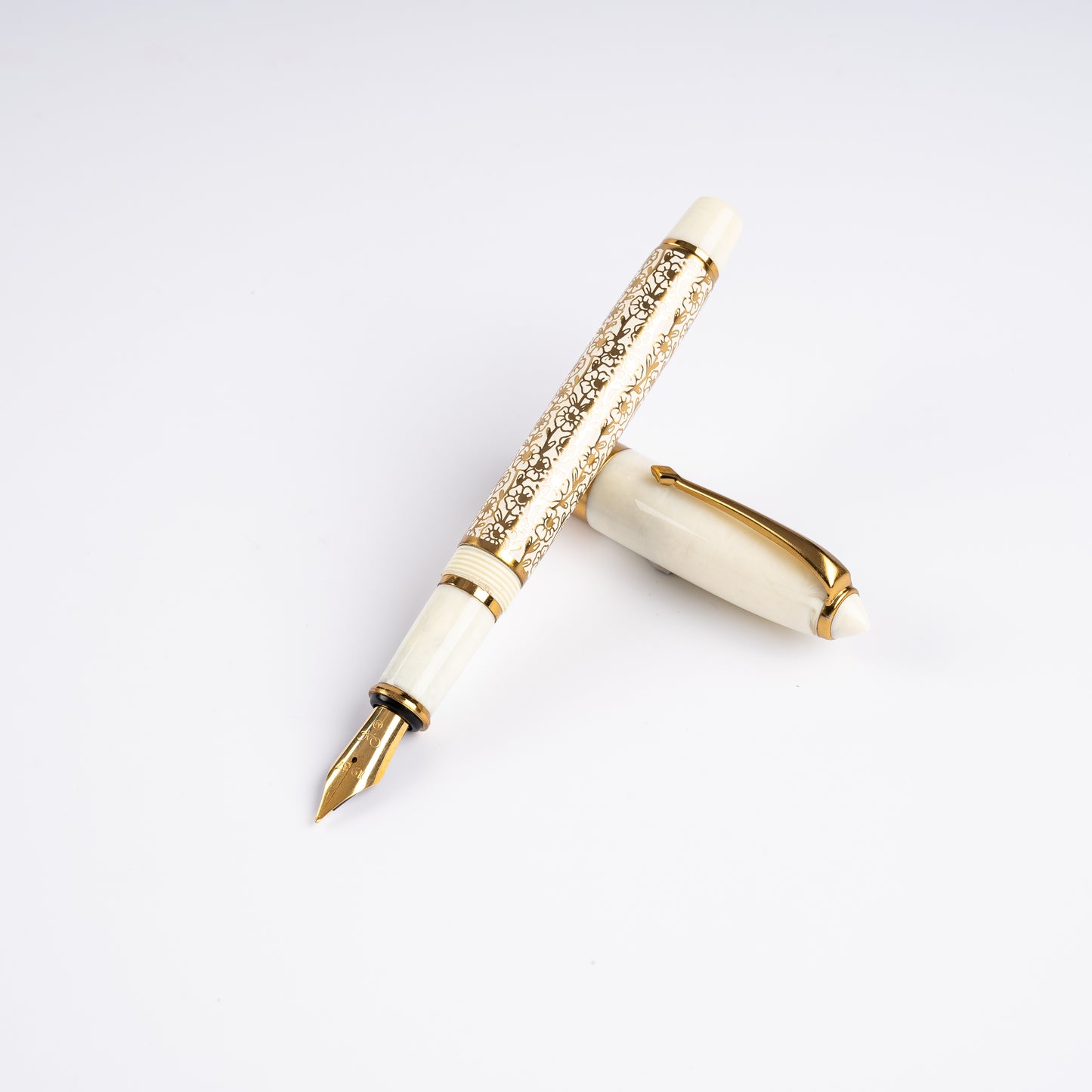 Epic Ivory Blossom Fountain Pen