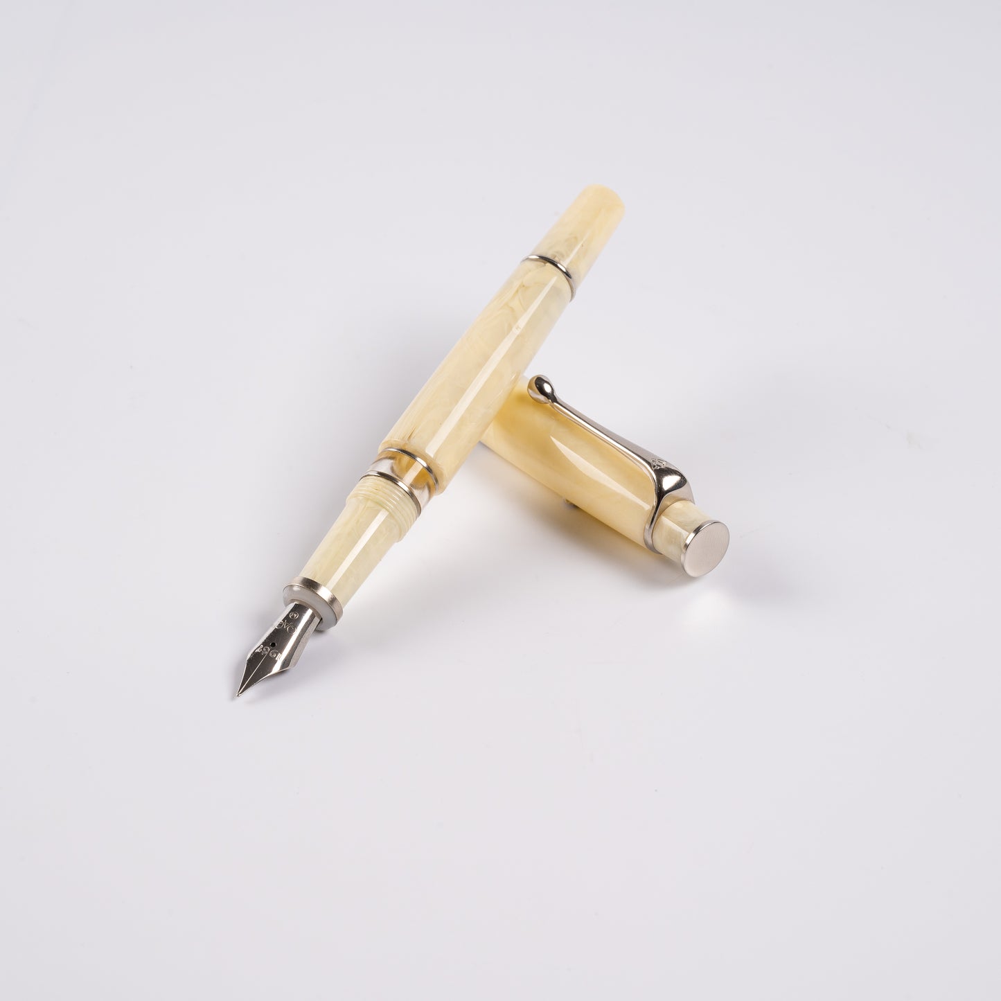 Royale Rare Fountain Pen Ivory