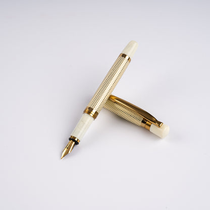 Tulip Ivory Polka Dot Fountain Pen