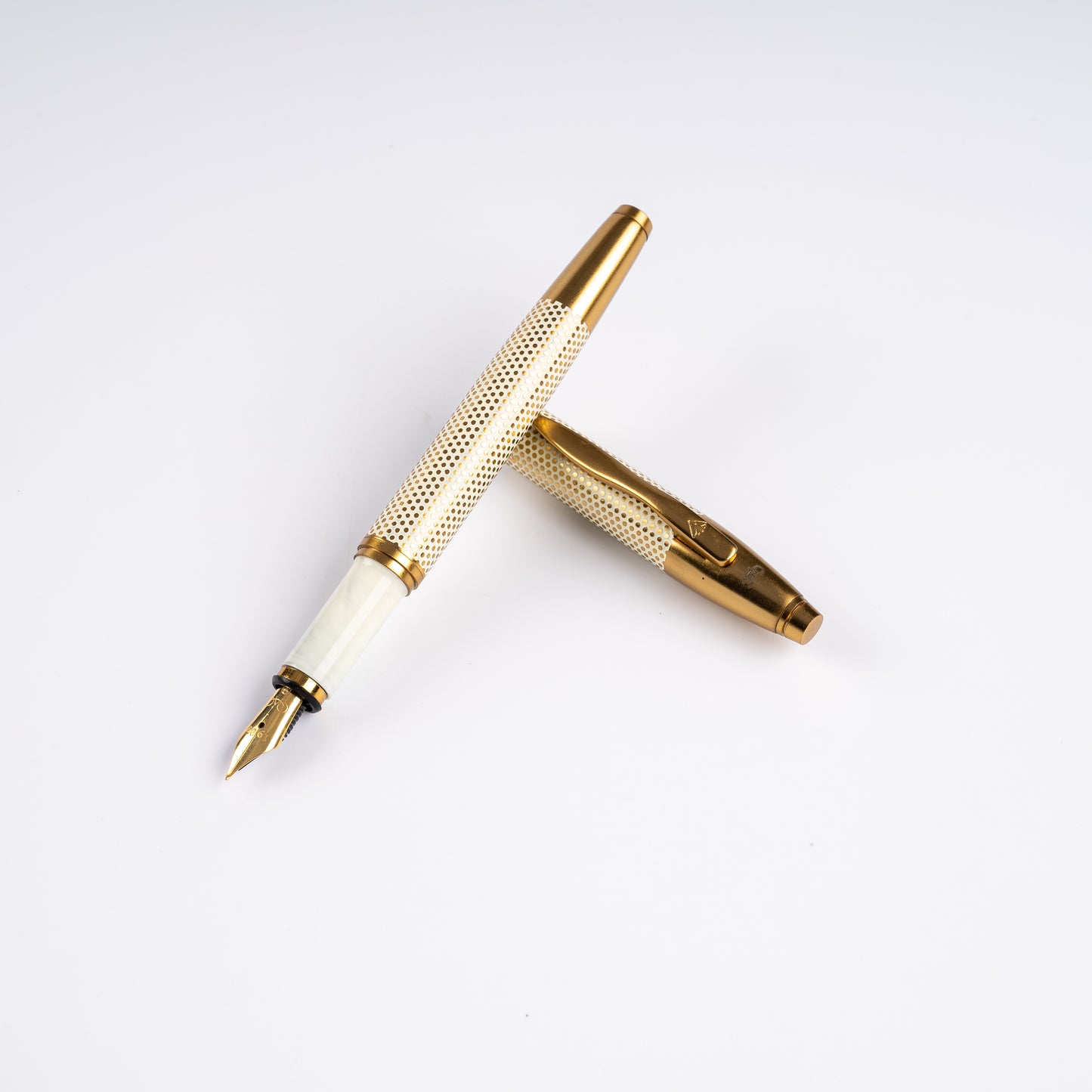 Effex Ivory Polka Dot Fountain Pen