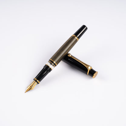 Royale Ebony Polka Dot Fountain Pen