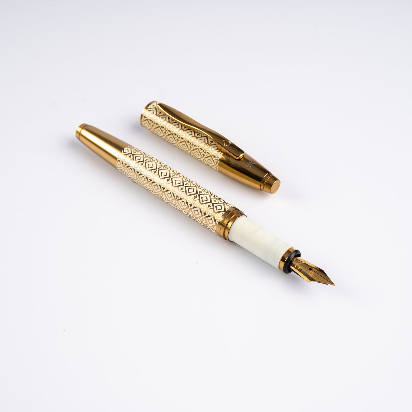 Effex Ivory Diamond Fountain Pen