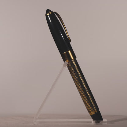 Epic Ebony X Hatch Fountain Pen