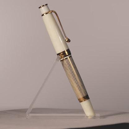 Royale Ivory X Hatch Fountain Pen